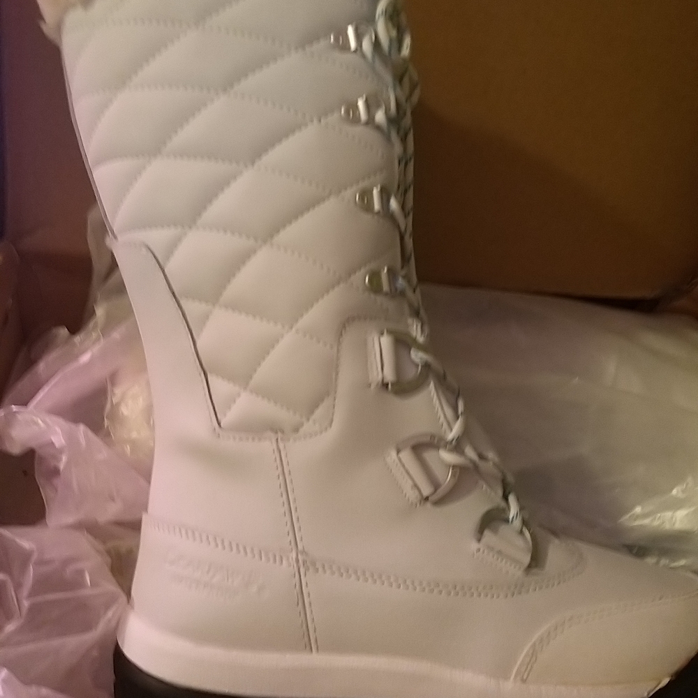 Bearpaw Isabella Women Waterproof Winter Boot  1705w White sz 7 NEW